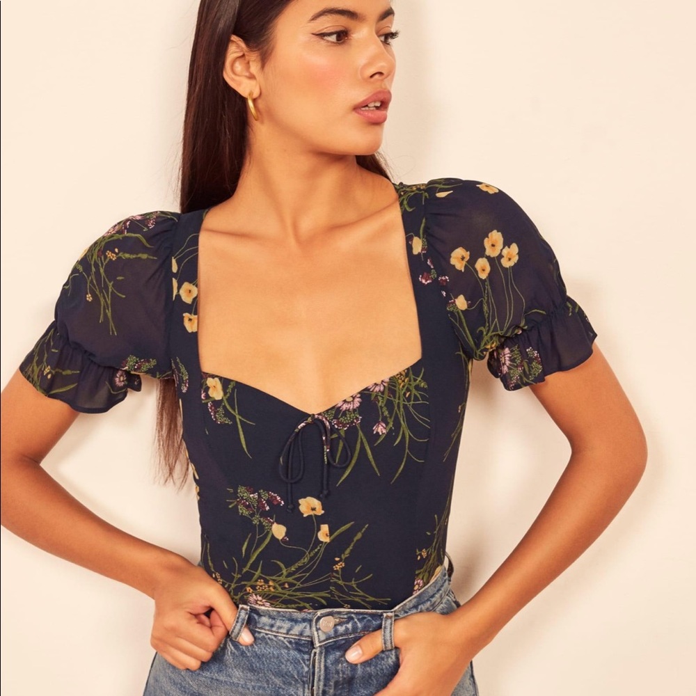 Reformation delevan top size 6